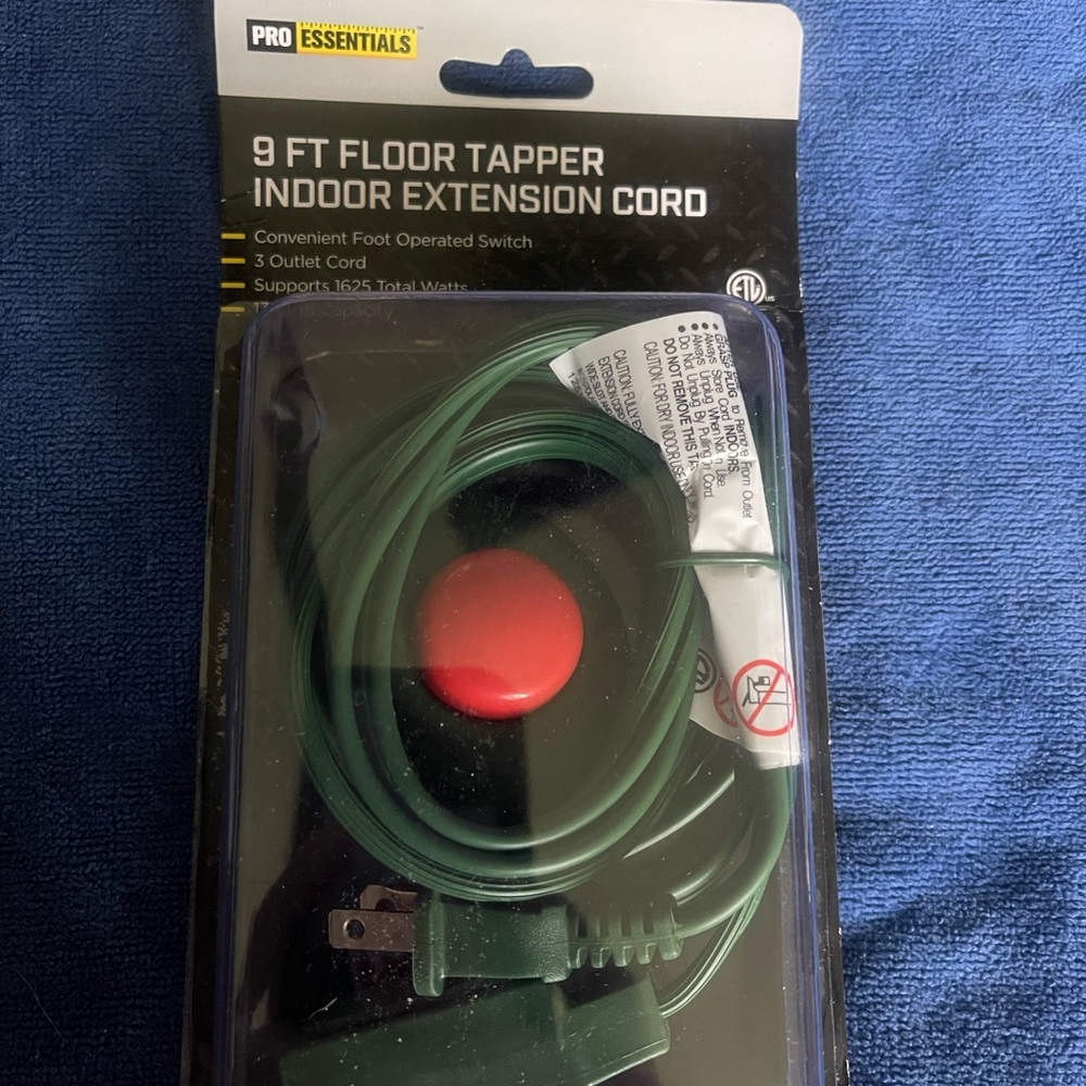 8foot floor tapper extension cord NOT THREE PRONG indoor cord 3 outlet new